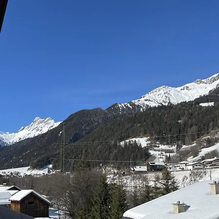 Haus Carinthia Apartment Pettneu am Arlberg Exterior photo